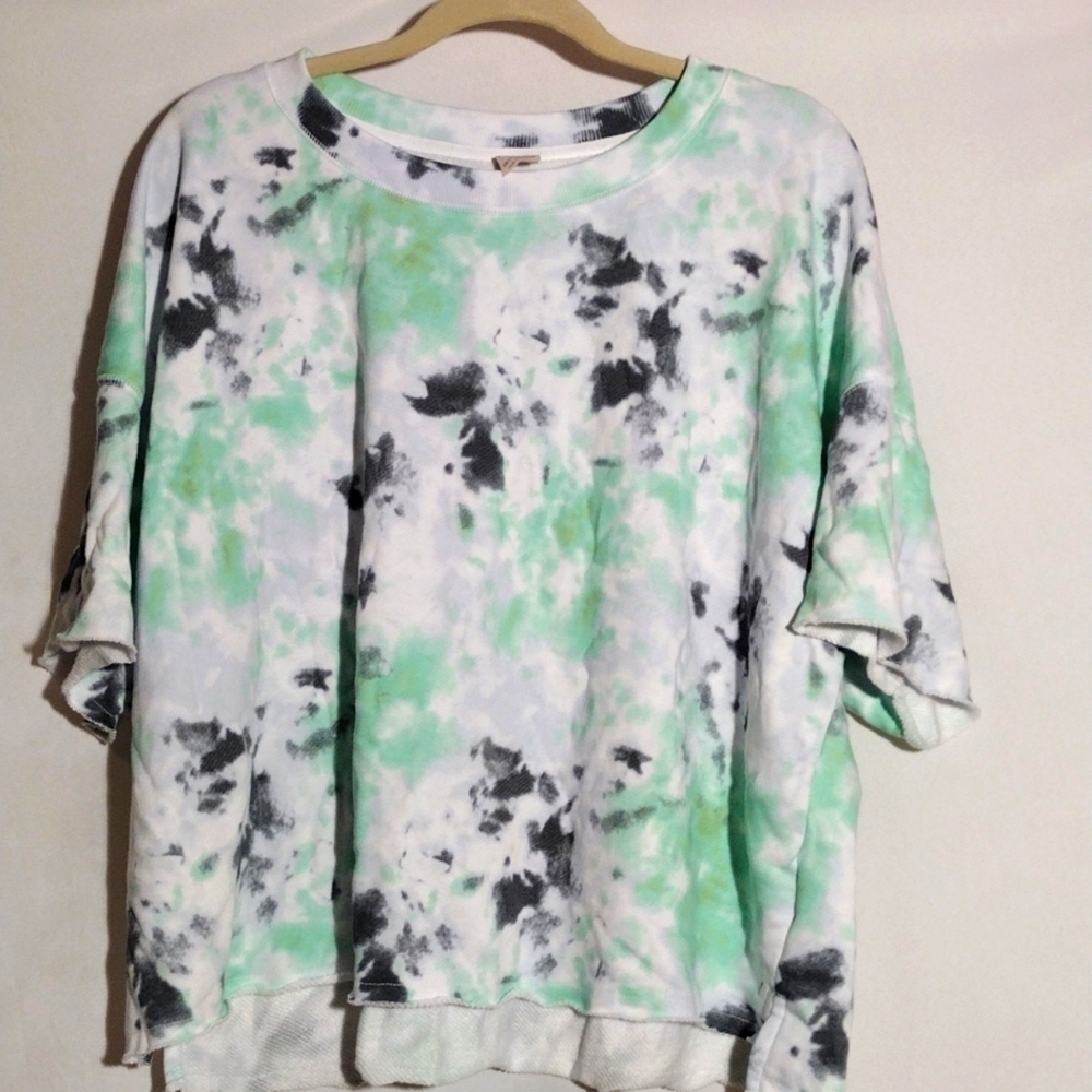 TIE-DYED 2x short sleeve cropped style sweatshirt NWOT